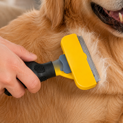 Pet De-shedding Tool & Grooming Brush
